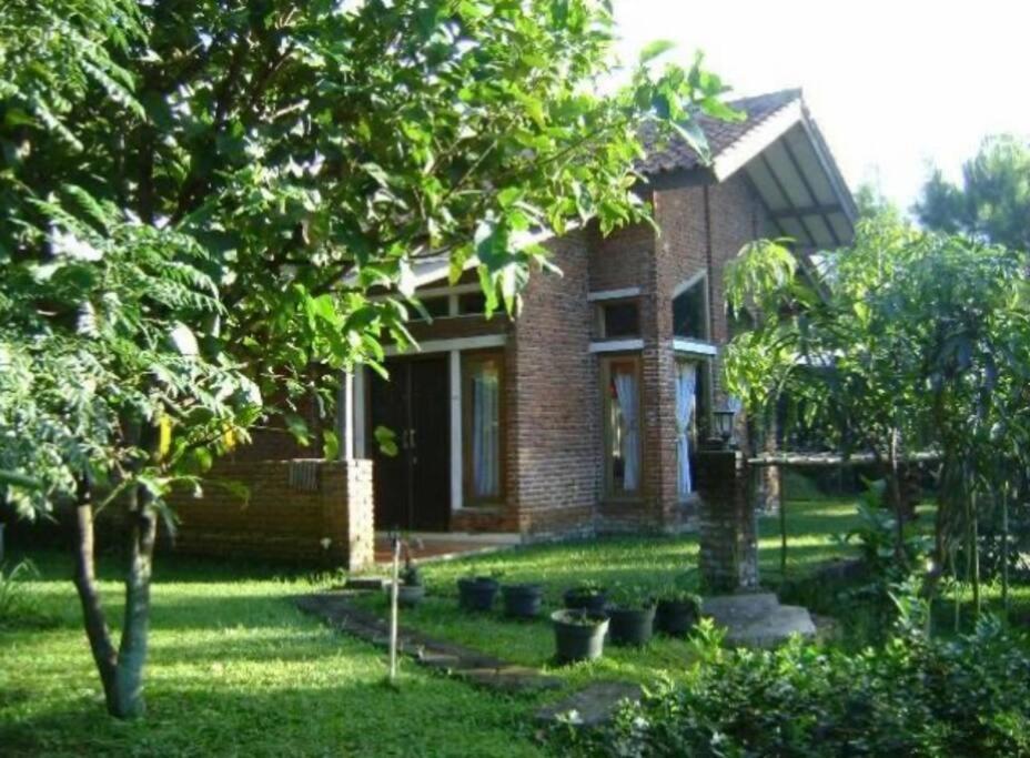 Villa Naumi バンドゥン エクステリア 写真